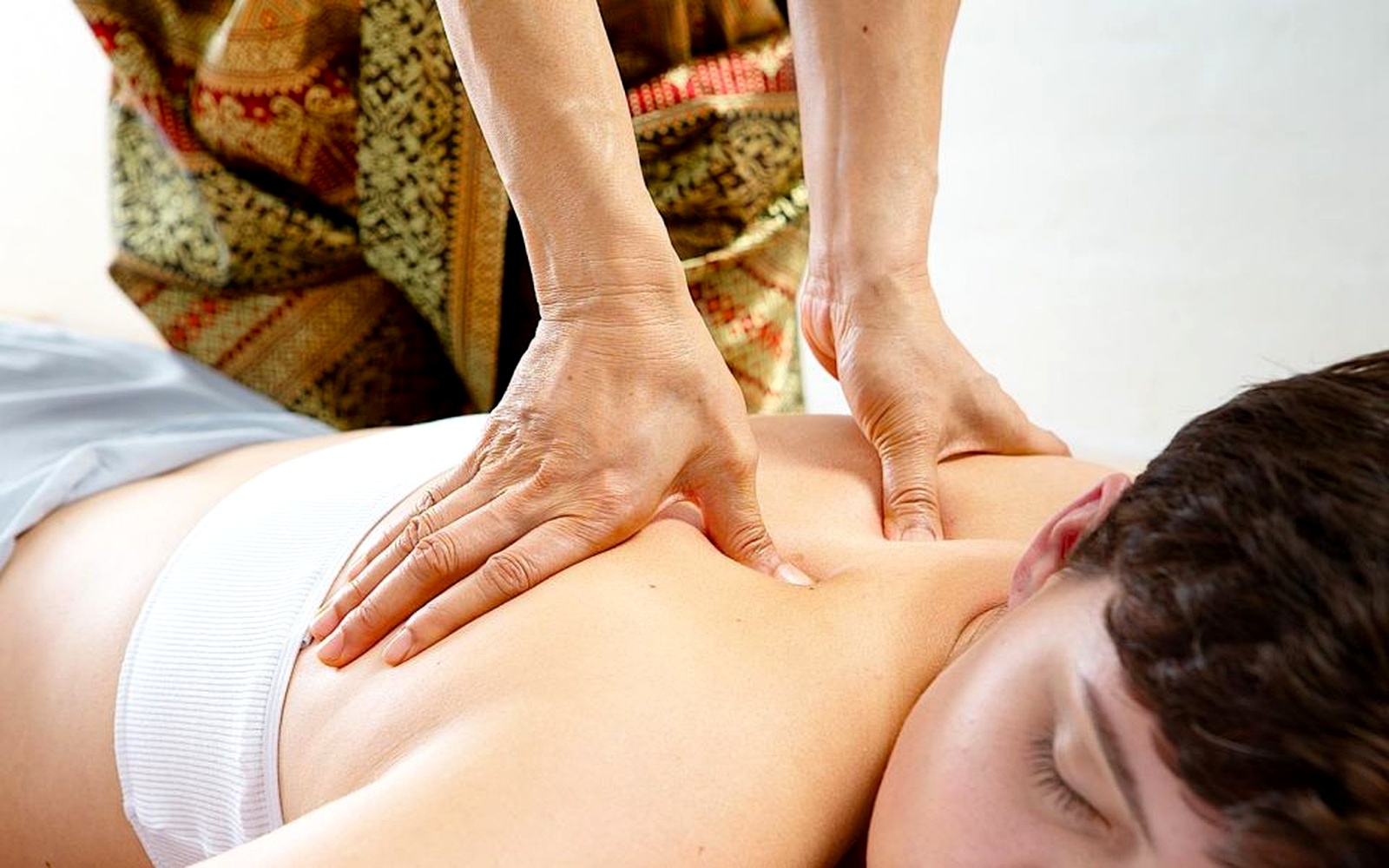 Intensiv Kopf-, Nacken- und Rückenmassage